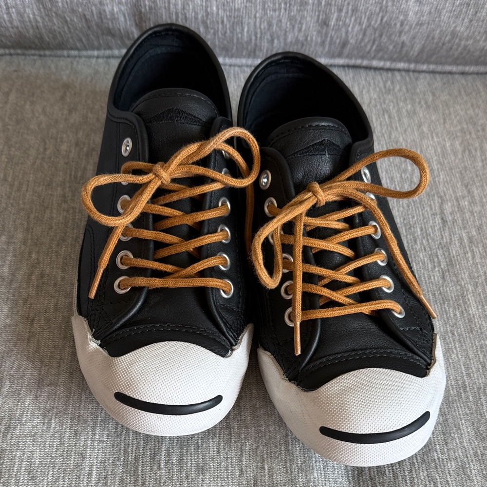Converse Jack Purcell Ox Leather Unisex
Athletic Shoes Men’s 4.5/ Women’s 6.5